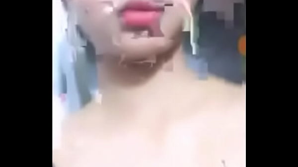 Who’s That Slutty Pinay Showing Off On Cam?